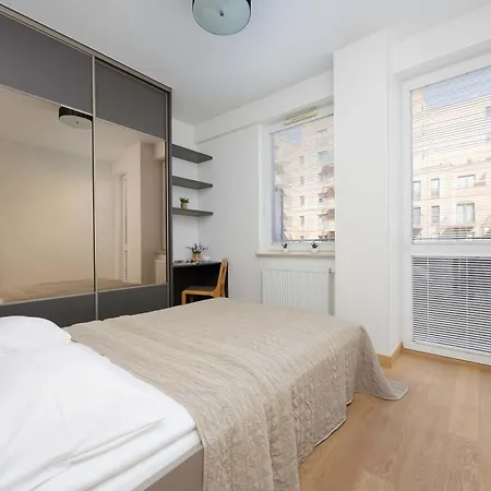 Spacious With Parking And Garden By Renters