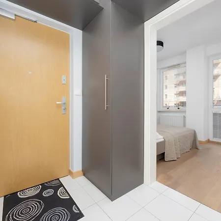 Spacious With Parking And Garden By Renters Апартаменты