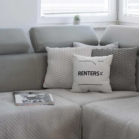 Spacious With Parking And Garden By Renters Апартаменты