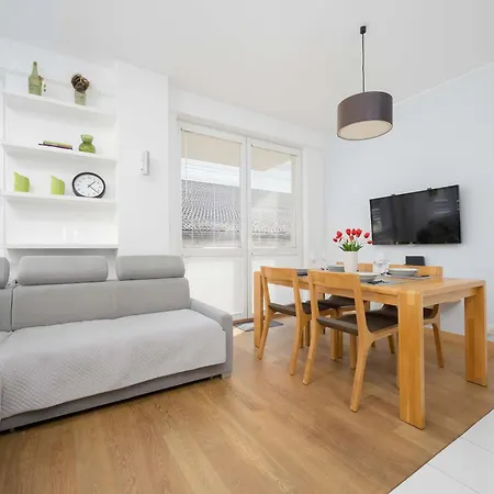 Апартаменты Spacious With Parking And Garden By Renters *